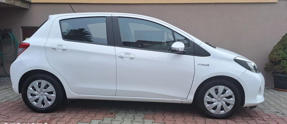 Toyota Yaris cena 41990 przebieg: 113434, rok produkcji 2013 z Chodzież małe 277